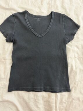 Brandy Melville ribbed V-neck short-sleeve top